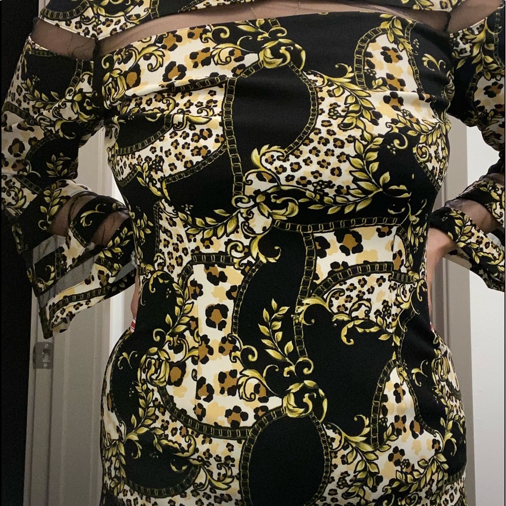 Mixed imperial print leopard and gold chain design